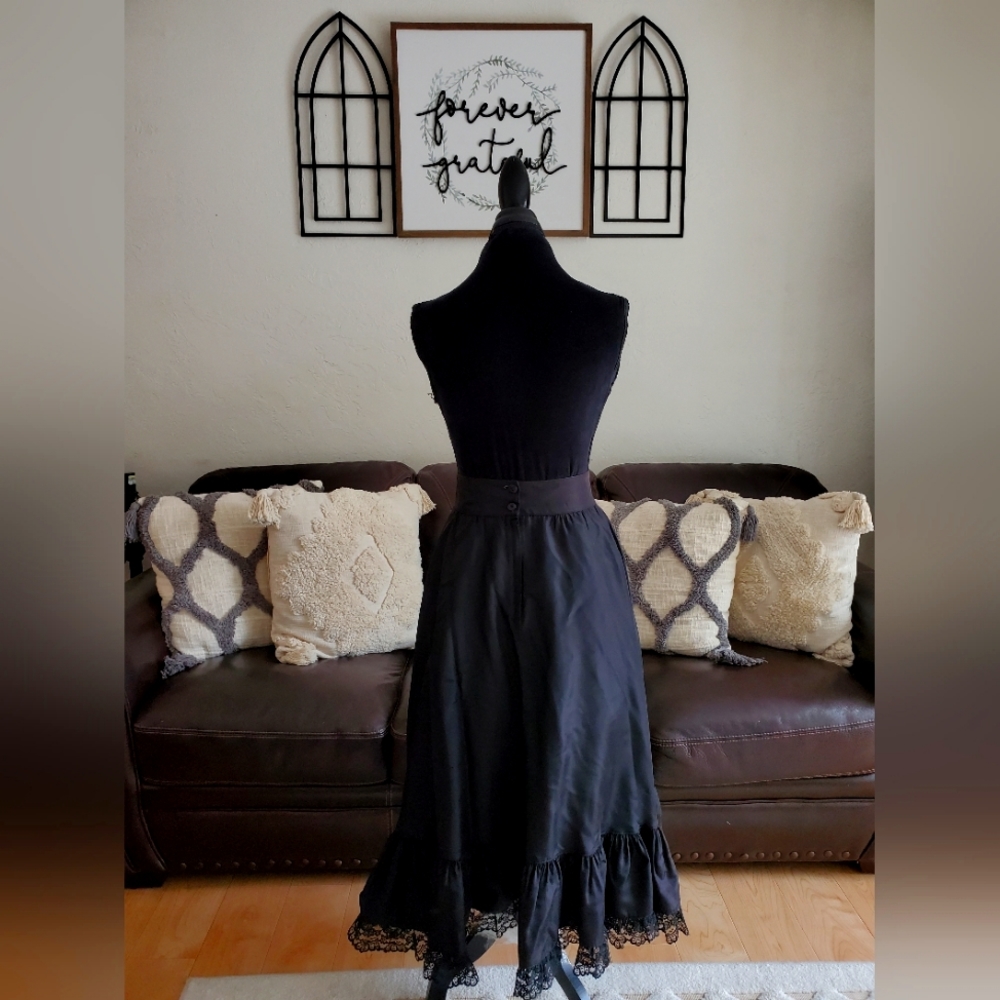 Vintage Gunne Sax By Jessica McClintock Black Midi Lace Skirt Size 11 Wednesday - Picture 8 of 11